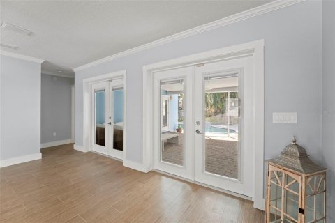 Casa en venta en Tampa, Florida, 4 dormitorios, 242.29 m2 № 1792773 - foto 18