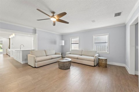 Casa en venta en Tampa, Florida, 4 dormitorios, 242.29 m2 № 1792773 - foto 15