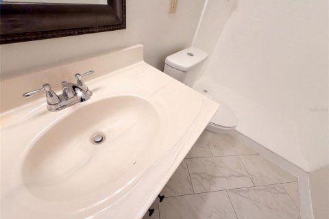 House in Brandon, Florida 3 bedrooms, 122.82 sq.m. № 2354889 - photo 21