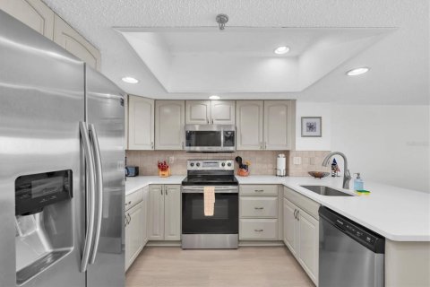 Copropriété à vendre à Madeira Beach, Floride: 3 chambres, 133.78 m2 № 2354292 - photo 12