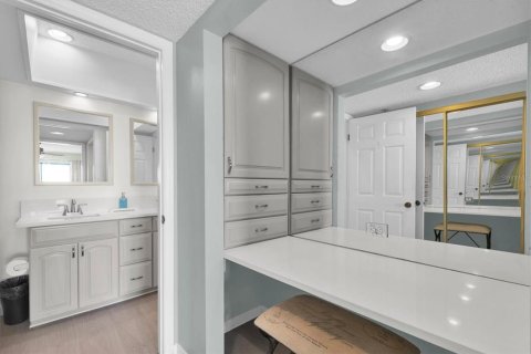 Copropriété à vendre à Madeira Beach, Floride: 3 chambres, 133.78 m2 № 2354292 - photo 22
