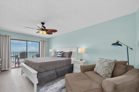 Copropriété à vendre à Madeira Beach, Floride: 3 chambres, 133.78 m2 № 2354292 - photo 18