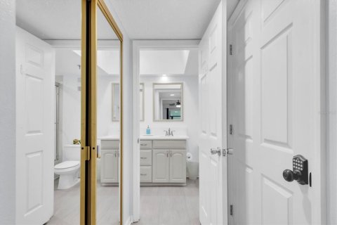 Copropriété à vendre à Madeira Beach, Floride: 3 chambres, 133.78 m2 № 2354292 - photo 21