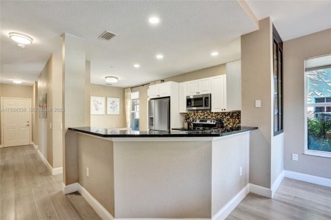 Купить таунхаус в Коконат Крик, Флорида 3 комнаты, 168.06м2, № 1993487 - фото 13