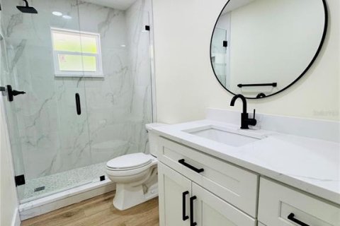 House in Sarasota, Florida 3 bedrooms, 126.63 sq.m. № 1912519 - photo 12