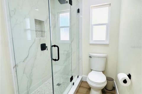 House in Sarasota, Florida 3 bedrooms, 126.63 sq.m. № 1912519 - photo 9