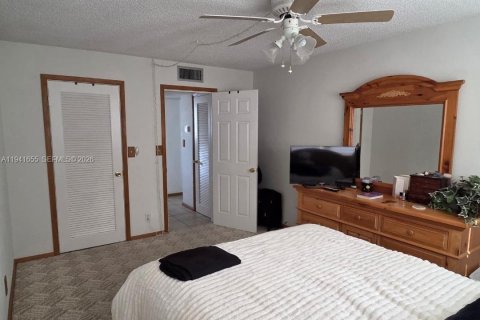Condo in Sunrise, Florida, 1 bedroom  № 1998699 - photo 4