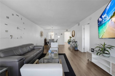 Condo in Sunrise, Florida, 2 bedrooms  № 2076568 - photo 10
