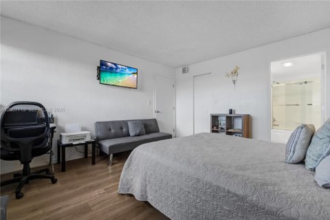Condo in Sunrise, Florida, 2 bedrooms  № 2076568 - photo 20