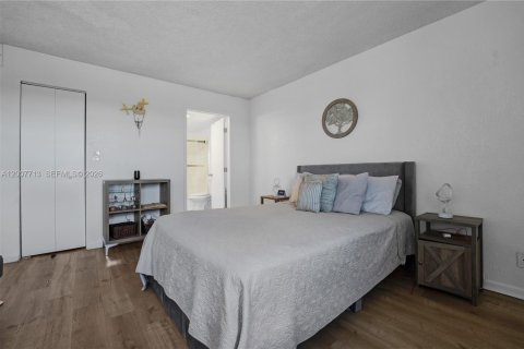 Condo in Sunrise, Florida, 2 bedrooms  № 2076568 - photo 21