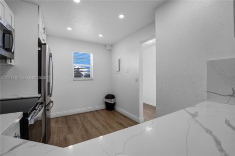 Condo in Sunrise, Florida, 2 bedrooms  № 2076568 - photo 8