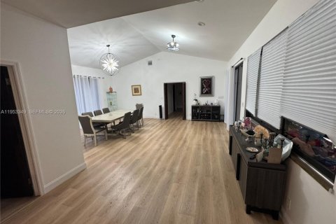 Casa en venta en Dania Beach, Florida, 5 dormitorios, 233.93 m2 № 2008785 - foto 12