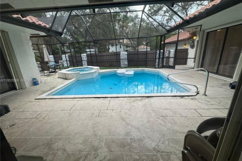 Casa en venta en Dania Beach, Florida, 5 dormitorios, 233.93 m2 № 2008785 - foto 4