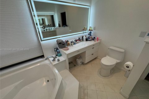 Casa en venta en Dania Beach, Florida, 5 dormitorios, 233.93 m2 № 2008785 - foto 23