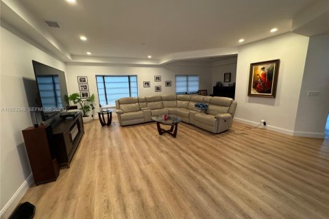 Casa en venta en Dania Beach, Florida, 5 dormitorios, 233.93 m2 № 2008785 - foto 6