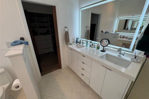 Casa en venta en Dania Beach, Florida, 5 dormitorios, 233.93 m2 № 2008785 - foto 24