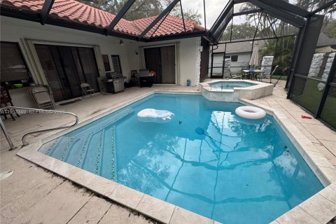 Casa en venta en Dania Beach, Florida, 5 dormitorios, 233.93 m2 № 2008785 - foto 3