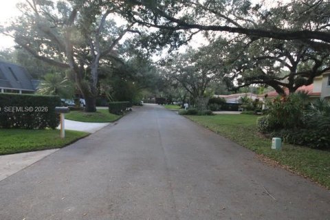 Casa en venta en Dania Beach, Florida, 5 dormitorios, 233.93 m2 № 2008785 - foto 2