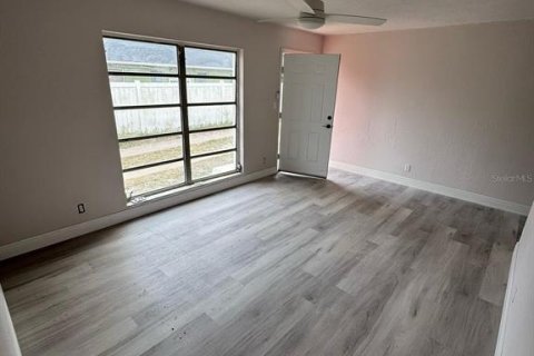 Casa en venta en Apopka, Florida, 4 dormitorios, 144.93 m2 № 1616800 - foto 4