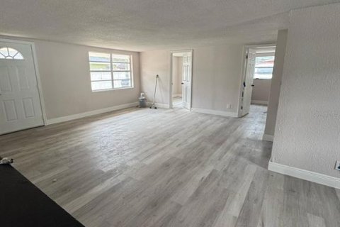 Casa en venta en Apopka, Florida, 4 dormitorios, 144.93 m2 № 1616800 - foto 12