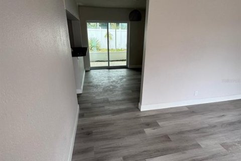 Casa en venta en Apopka, Florida, 4 dormitorios, 144.93 m2 № 1616800 - foto 7