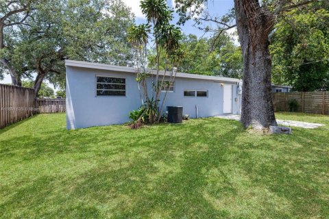 House in Hollywood, Florida 3 bedrooms, 81.29 sq.m. № 1943798 - photo 29