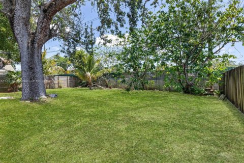 House in Hollywood, Florida 3 bedrooms, 81.29 sq.m. № 1943798 - photo 27