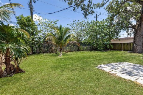 House in Hollywood, Florida 3 bedrooms, 81.29 sq.m. № 1943798 - photo 26