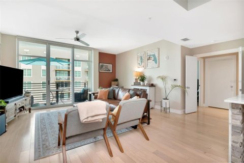 Condo in Tampa, Florida, 2 bedrooms  № 1866420 - photo 9