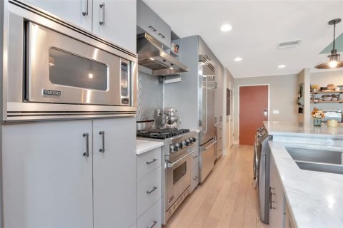 Condo in Tampa, Florida, 2 bedrooms  № 1866420 - photo 11