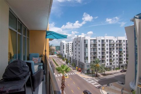 Condo in Tampa, Florida, 2 bedrooms  № 1866420 - photo 23