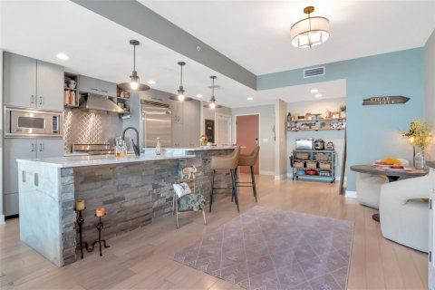 Condo in Tampa, Florida, 2 bedrooms  № 1866420 - photo 7