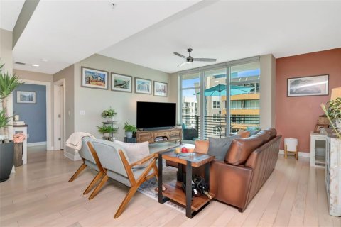 Condo in Tampa, Florida, 2 bedrooms  № 1866420 - photo 13