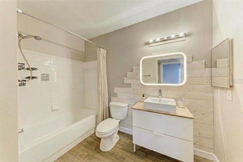 Copropriété à vendre à Sarasota, Floride: 3 chambres, 122.17 m2 № 2219109 - photo 14