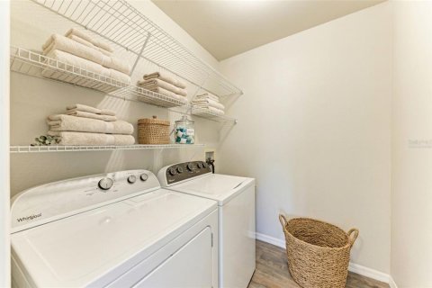 Copropriété à vendre à Sarasota, Floride: 3 chambres, 122.17 m2 № 2219109 - photo 15