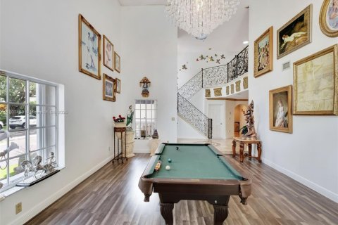 Casa en venta en Miami Lakes, Florida, 6 dormitorios, 431.72 m2 № 1749107 - foto 6