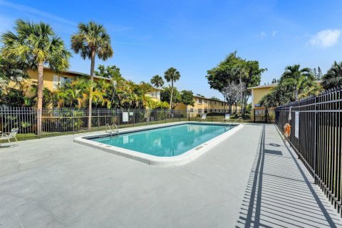Condo in Deerfield Beach, Florida, 2 bedrooms № 2190663 - photo 28