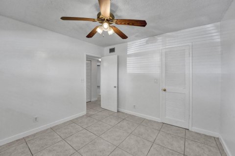 Condo in Deerfield Beach, Florida, 2 bedrooms № 2190663 - photo 23