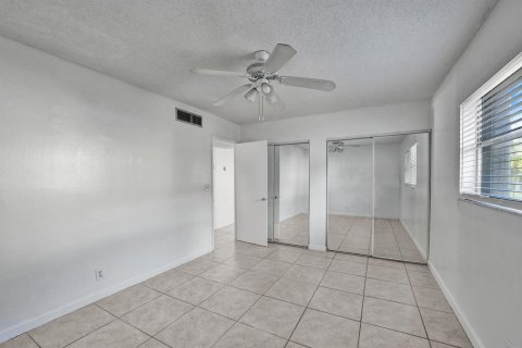 Condo in Deerfield Beach, Florida, 2 bedrooms № 2190663 - photo 20