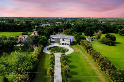 House in Southwest Ranches, Florida 6 bedrooms, 751.39 sq.m. № 1809098 - photo 2