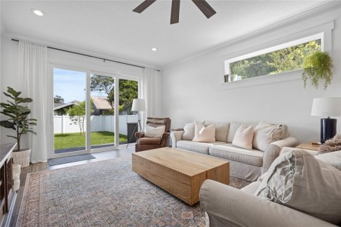 Villa ou maison à vendre à Tampa, Floride: 4 chambres, 234.86 m2 № 1904065 - photo 15