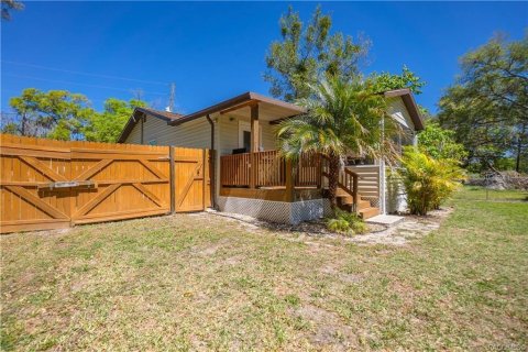 House in Floral City, Florida 2 bedrooms, 83.05 sq.m. № 1597318 - photo 4