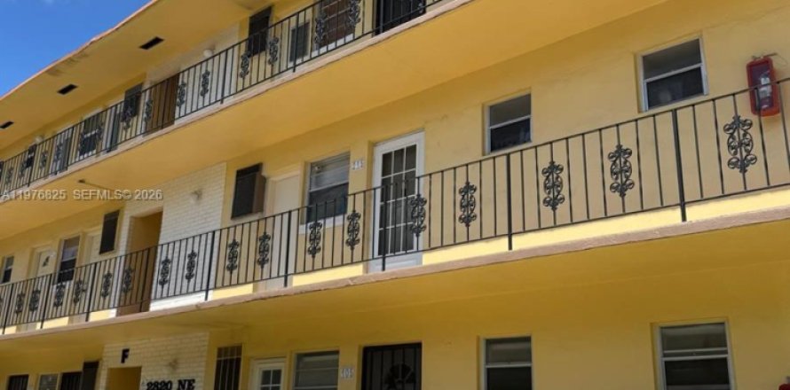 Condo in Aventura, Florida, 1 bedroom  № 2043270