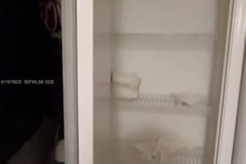 Condo in Aventura, Florida, 1 bedroom  № 2043270 - photo 9