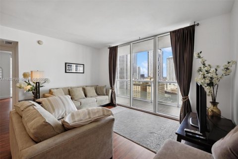 Condo in Miami, Florida, 2 bedrooms  № 2038225 - photo 3