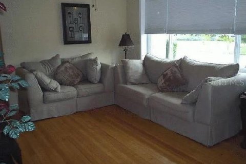House in Saint Petersburg, Florida 2 bedrooms, 104.52 sq.m. № 1789142 - photo 5
