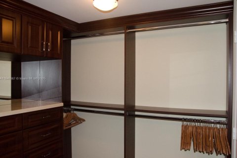 Condo in Sunny Isles Beach, Florida, 3 bedrooms  № 1842608 - photo 25