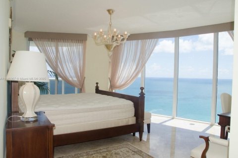 Condo in Sunny Isles Beach, Florida, 3 bedrooms  № 1842608 - photo 17
