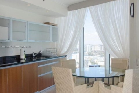 Condo in Sunny Isles Beach, Florida, 3 bedrooms  № 1842608 - photo 14