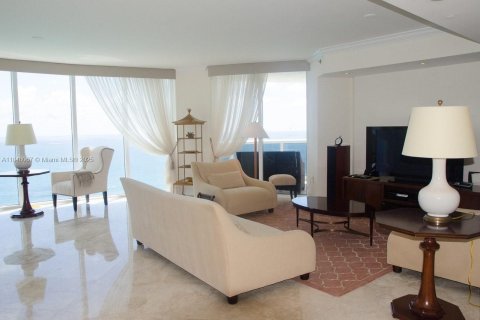 Condo in Sunny Isles Beach, Florida, 3 bedrooms  № 1842608 - photo 7